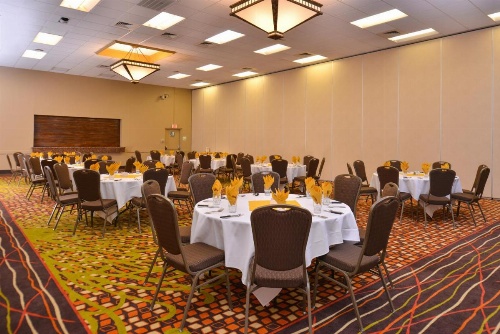 Ramada Plaza by Wyndham Sheridan Hotel & Convention Center image 18