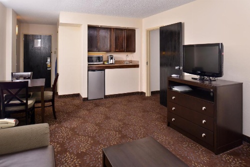 Ramada Plaza by Wyndham Sheridan Hotel & Convention Center image 38